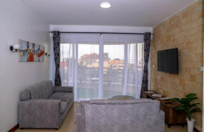 Luxurious and modern 2-bedroom apartment with a pool